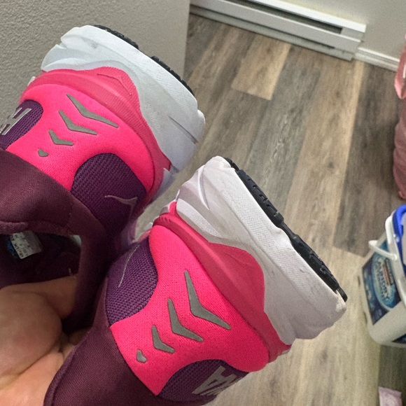 Used HOKA 6.5 wide Clifton 8 - Picture 7 of 9